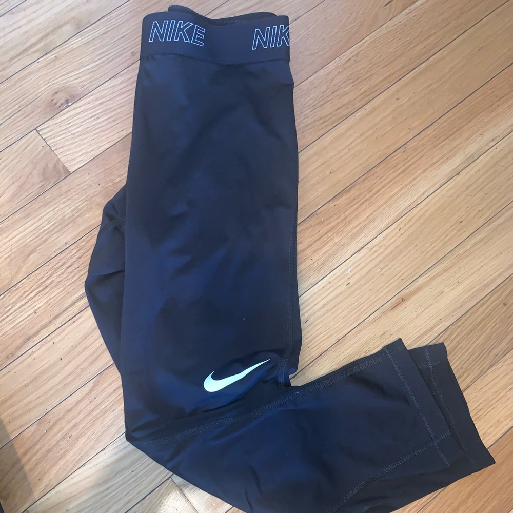 NIKE women’s athletic leggings